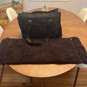 BEIS Travel Everyday Pet Tote in Black